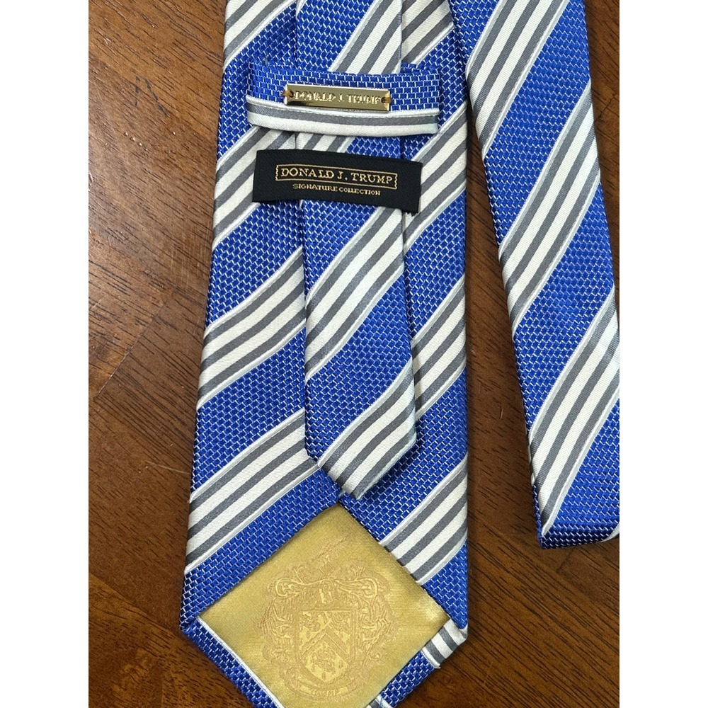 Donald J Trump Necktie Mens OS Blue Silver Striped Signature Collection Silk Tie